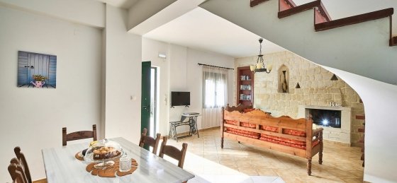 elia15small.jpg Book a villa in Plaka