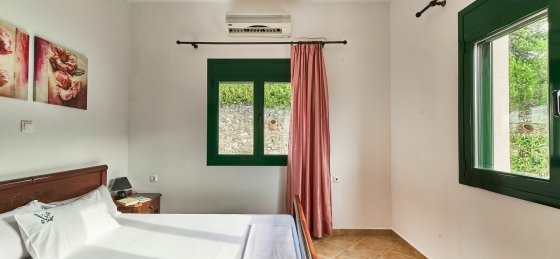 elia19small.jpg Villa in Plaka to rent