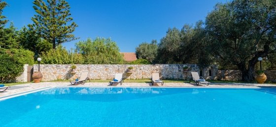 votana1small.jpg Villas in Greece