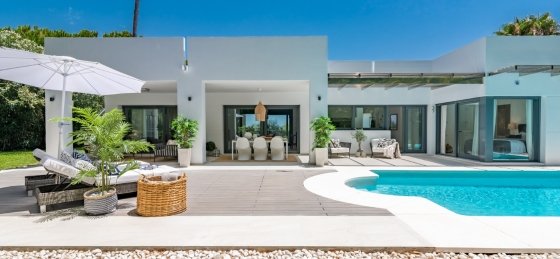 00_holiday_villa_nueva_andalucia.jpg Villas in Marbella