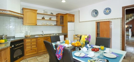 bennassar_-_kitchen_1_2400x1600.jpg Book a villa holiday in Pollensa
