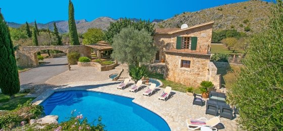 bennassar_-_swimming_pool_01_2400x1600.jpg Villa rentals in Mallorca
