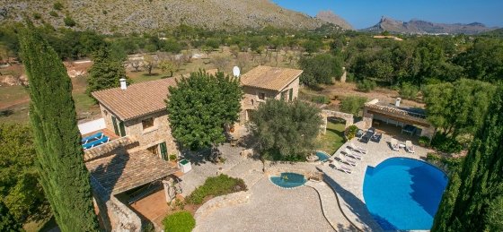 bennassar_-_swimming_pool_04_2400x1600.jpg Holiday villas in Balearic Islands