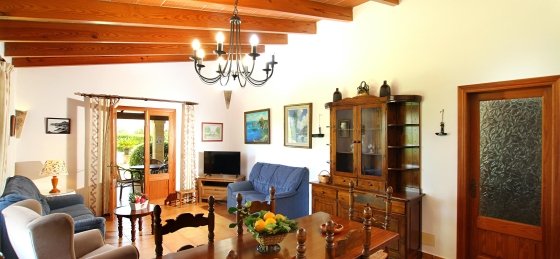 bosque_-_dining_room_2_2400x1600.jpg Book a villa in Spain