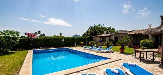 bosque_-_swimming_pool_a_05_2400x1600.jpg Villa holidays in Balearic Islands