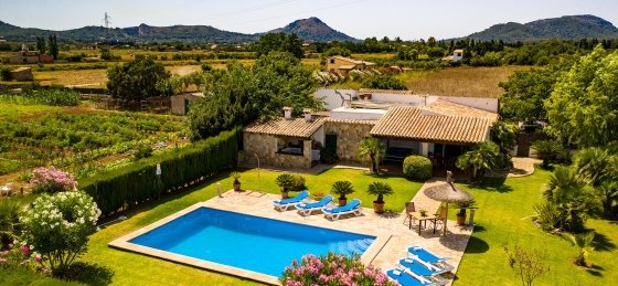 bosque_-_swimming_pool_b_01_2400x1600.jpg Villa in Spain to rent