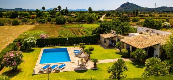 bosque_-_swimming_pool_b_03_2400x1600.jpg Holiday villas in Balearic Islands