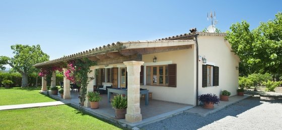 Book a villa holiday in Alcudia