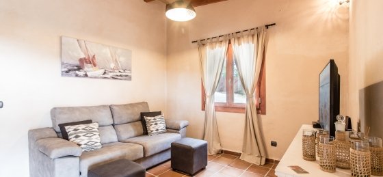 gardo_-_saloon_2_sf.jpg Book a villa in Pollensa