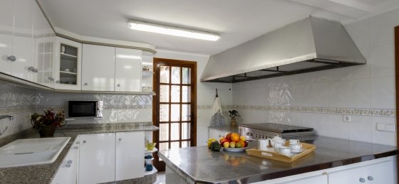 gvc_-_kitchen_1_2400x1600ns.jpg Holiday home in Balearic Islands villa booking