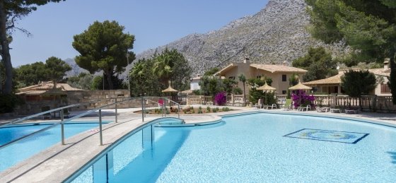 gvc_-_swimming_pool_1_2400x1600ns.jpg Villa in Balearic Islands to rent