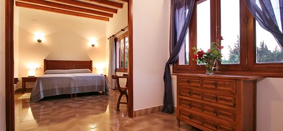 hort_3_cames_-_bedroom_1-2_2400x1600.jpg Holiday villas in Pollensa