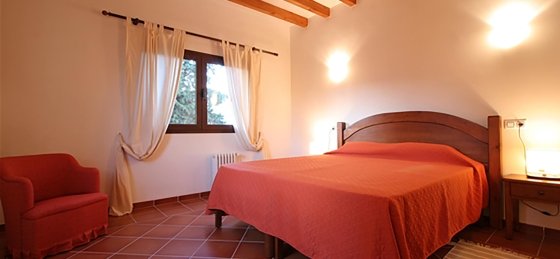 hort_3_cames_-_bedroom_2-1_2400x1600.jpg Villa rentals in Spain