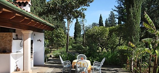 hort_3_cames_-_terrace_2_2400x1600.jpg Book a villa holiday in Pollensa