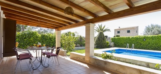 jaume_-_terrace_2_1.jpg Book a villa holiday in Pollensa