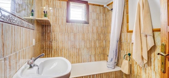 joan_-_bathroom_1-1_2400x16001.jpg Holiday home in Spain villa booking