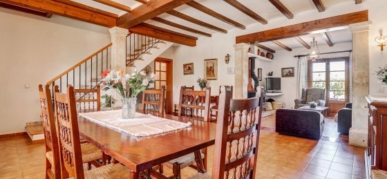 joan_-_dining_room_2_2400x1600.jpg Book a villa holiday in Spain