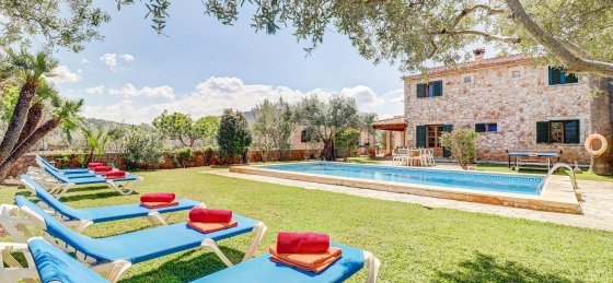 joan_-_swimming_pool_02_2400x1600.jpg Villa rentals in Balearic Islands