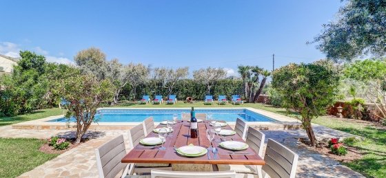 joan_-_terrace_02_2400x1600.jpg Book a villa holiday in Pollensa