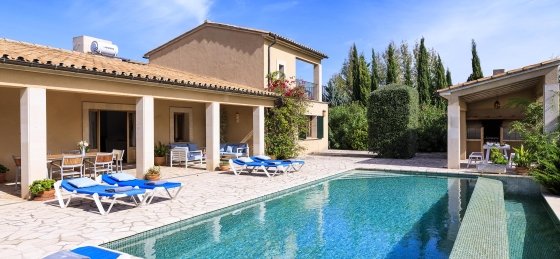 mares_-_swimming_pool_01_2400x1600.jpg Villa in Spain to rent