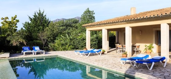 mares_-_swimming_pool_03_2400x1600.jpg Villa rentals in Pollensa