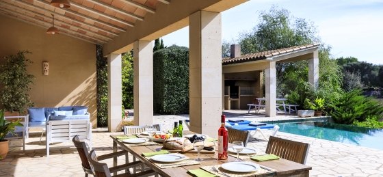 mares_-_terrace_03_2400x1600.jpg Villas in Pollensa