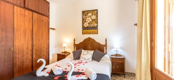 oliver_-_bedroom_1-3_18_2400x1600.jpg Villas in Spain