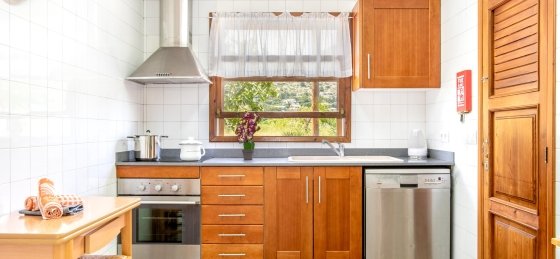 oliver_-_kitchen_1_18_2400x1600.jpg Holiday villas in Balearic Islands