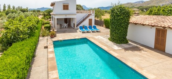 oliver_-_swimming_pool_4_18_2400x1600.jpg Villa in Puerto Pollensa to rent