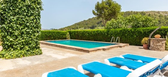 oliver_-_swimming_pool_7_18_2400x1600.jpg Book a villa in Puerto Pollensa