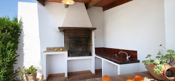 oliver_-_xterior_bbq_3_08_2400x1600.jpg Villa rentals in Balearic Islands