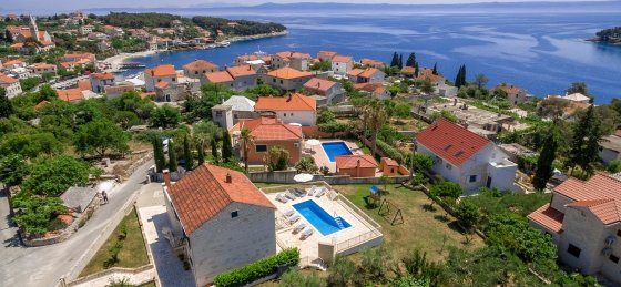villa_in_sumartin_2_2.jpg Villa rentals in Croatia