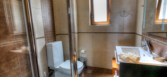 bathroom_1.jpg Villas in Greece