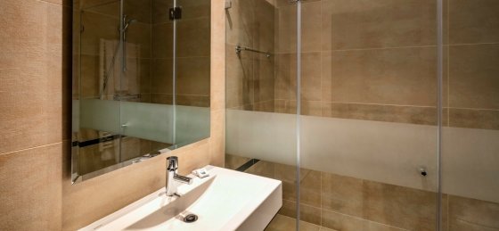 bathroom_with_shower.jpg Villa holidays in Algarve