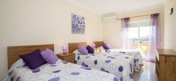 bedroom_3_x_single_beds.jpg Villas in Algarve