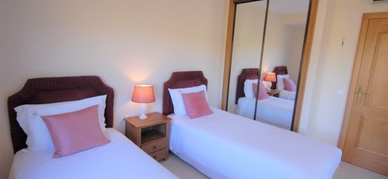 bedroom_with_twin_beds_2.jpg Villas in Algarve