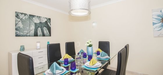 dining_area_interior.jpg Book a villa in Algarve