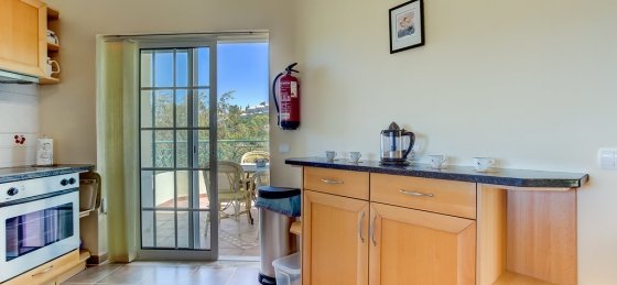 kitchen_2_with_patio_door.jpg Holiday home in Algarve villa booking