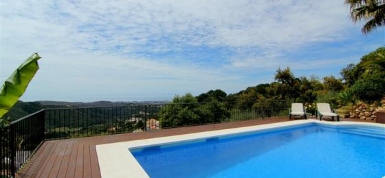 pool_5.jpg Book a villa holiday in Marbella