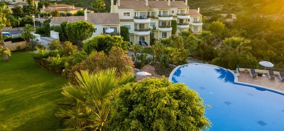 pool_gardens_and_apartments_aerial_view.jpg Villa in Portugal to rent
