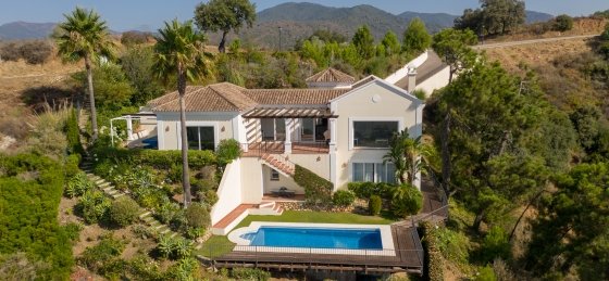 pool_villa_garden_aeiral_view.jpg Villa in Costa del Sol to rent