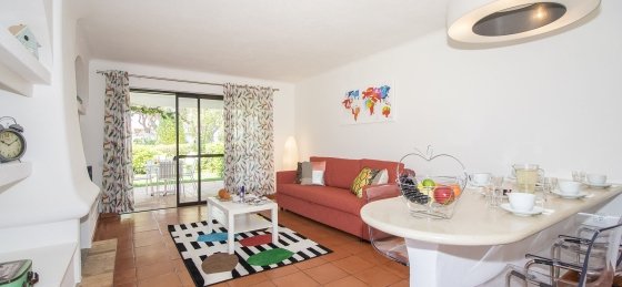 sala1.jpg Book a villa holiday in Portugal