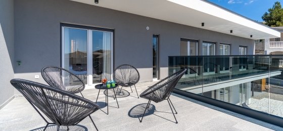 27.jpg Book a villa in Omis