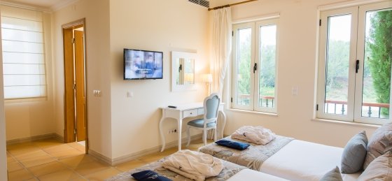 linked_villas_adjecent_room.jpg Book a villa in Algarve